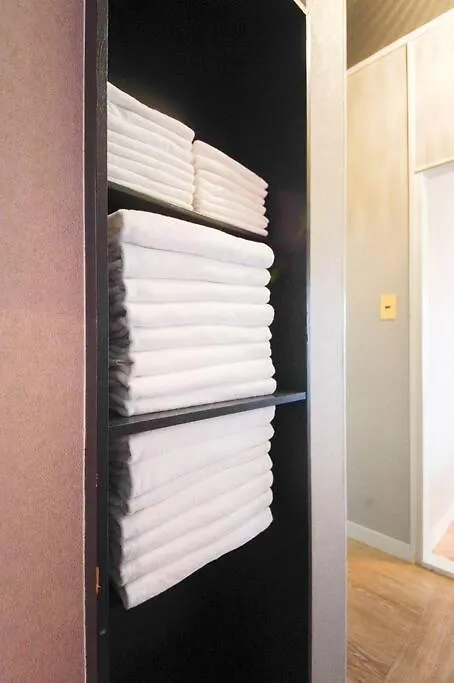 Apartment Sanacion Namba: Spacious 5LDK with BBQ-Ready Balcony Osaka